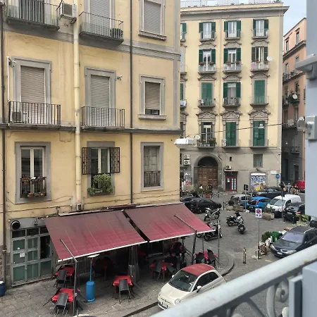 Lägenhet La Finestra Sul Corso *